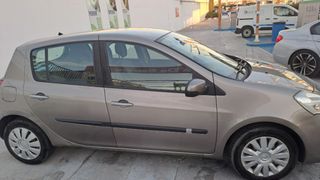 ranault clio 1.5 2009