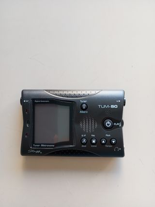 Afinador y Metrónomo Stagg TUM-50