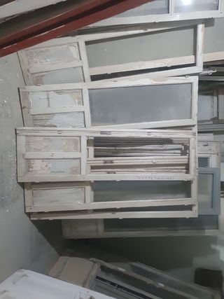 Puertas antiguas de madera con cristal