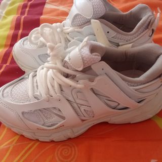 Zapatillas RUNNERBOSS Unisex Talla 39 Blancas