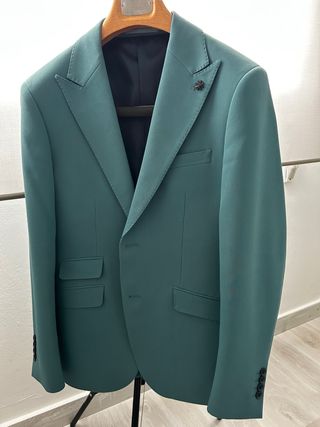 Traje de hombre verde azulado