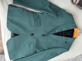 Traje de hombre verde azulado
