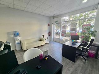 Local comercial en alquiler en Los Ángeles en Madrid