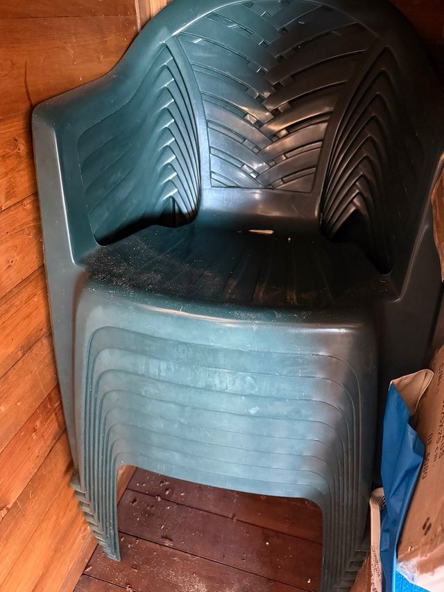 9 Sedie in plastica impilabili verdi