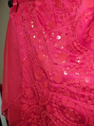 Top de mujer rosa con lentejuelas