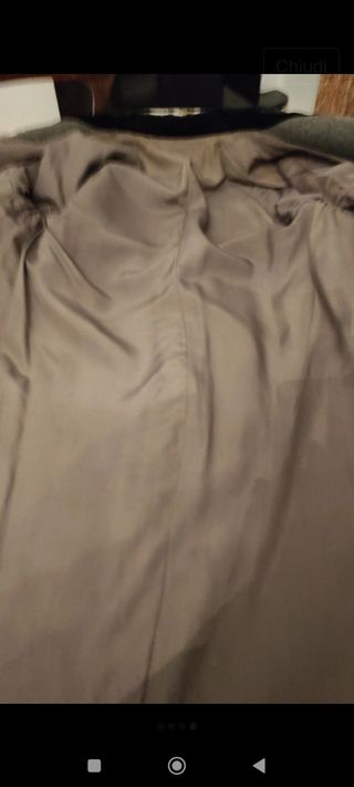 Cappotto grigio con collo in velluto