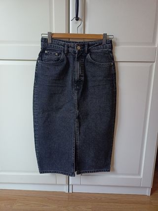 Falda vaquera midi Zara