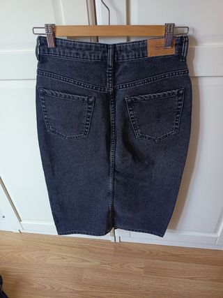 Falda vaquera midi Zara