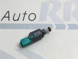 Interruptor embrague Renault 8200168240B