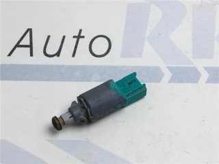 Interruptor embrague Renault 8200168240B