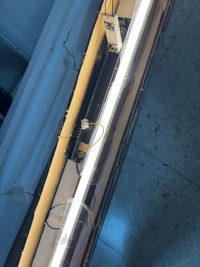 Lámpara Techo LED Negra y Blanca