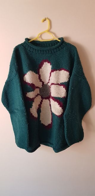 Jersey de lana con flor