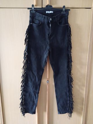Pantalón vaquero Zara flecos