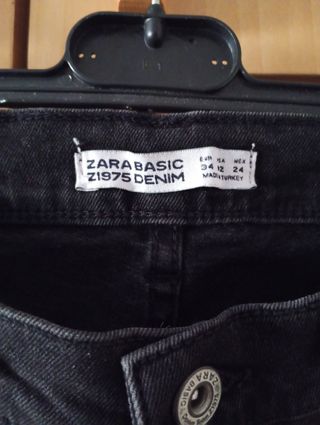 Pantalón vaquero Zara flecos
