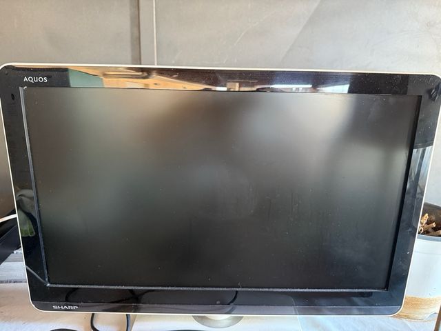 TV Sharp Aquos 19 pollici