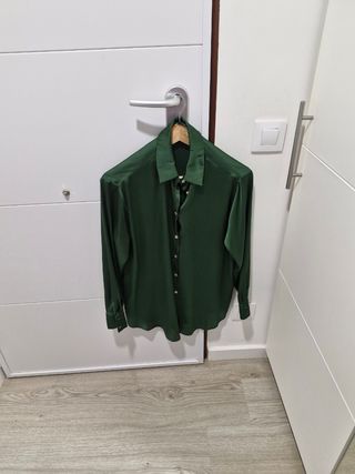 Camisa Zara Satén Oversize Verde Talla S