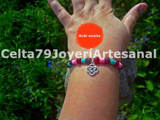 Pulsera artesanal rubí zoisita nudo celta