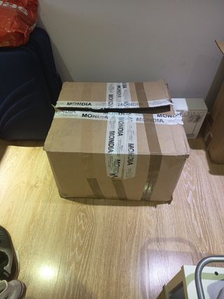 Caja de ropa usada Mondia