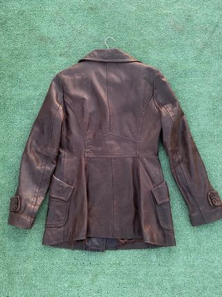 Chaqueta de cuero marrón mujer