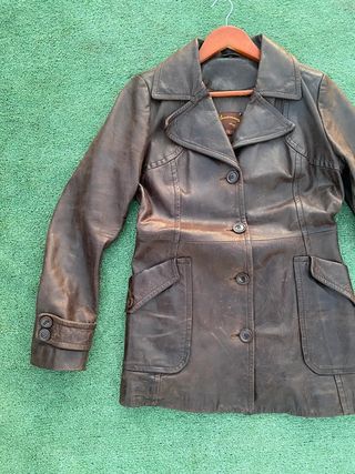 Chaqueta de cuero marrón mujer