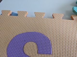 Suelo puzzle bebe letras y números