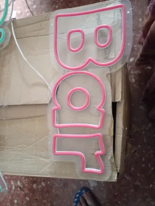 Insegna al neon rossa Bar