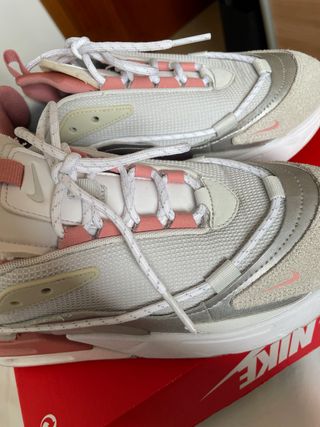 Nike Air Max Furyosa Rosa y Blanco