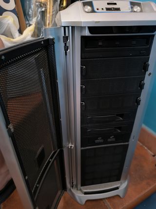 Torre PC Vacía con Fuente de Alimentación