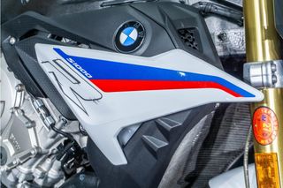 BMW S 1000 R AKRAPOVIC * AMORTIGUADOR DE DIRECCION * QUICKSHIFT *