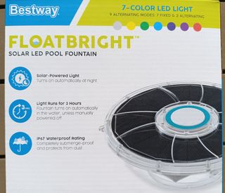 Sorgente solare a LED per piscina con luce.