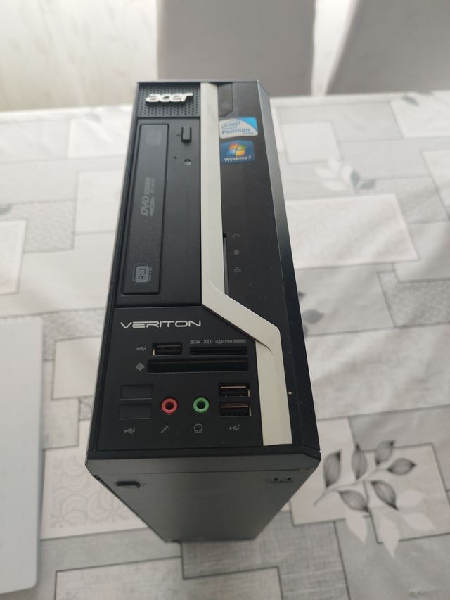 Ordenador Sobremesa Acer y pantalla