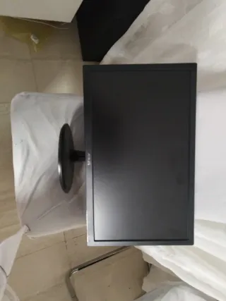 Ordenador Sobremesa Acer y pantalla