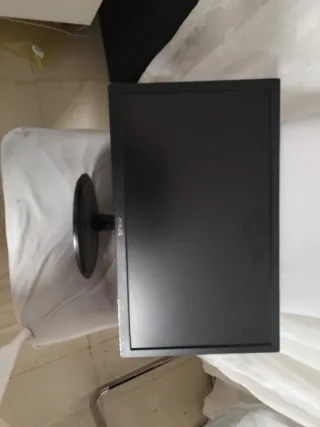 Ordenador Sobremesa Acer y pantalla