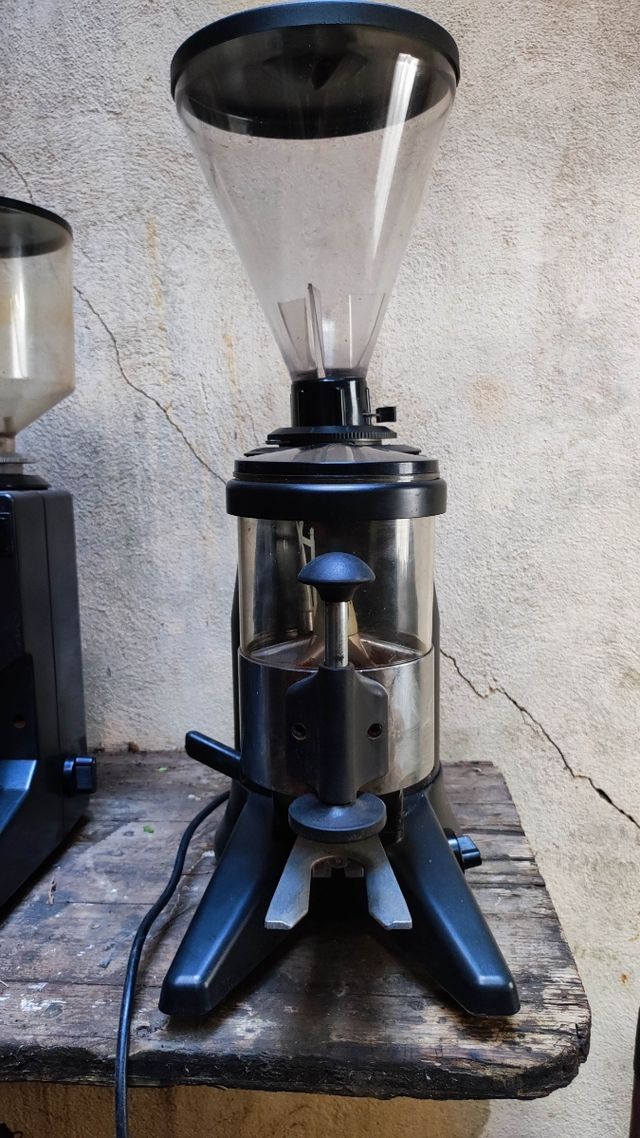 Molinillo profesional café negro