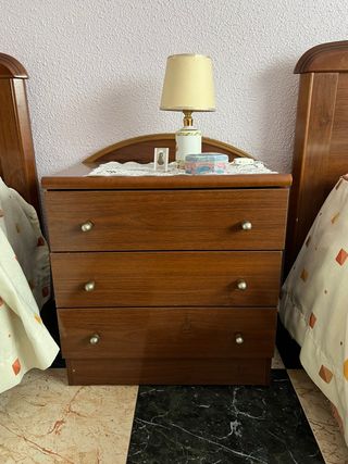 Mesilla auxiliar dormitorio madera