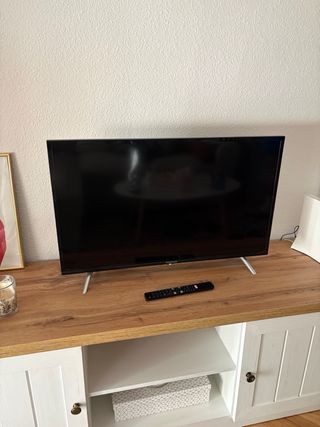 Smart TV Thomson 32 Negro y Plata