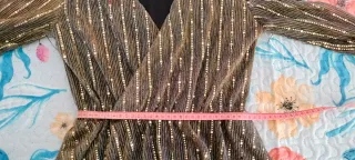 Vestido fiesta dorado con brillos