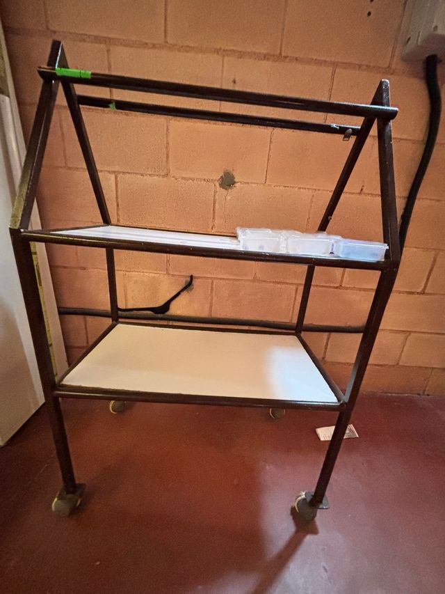 Carrito de costura con ruedas