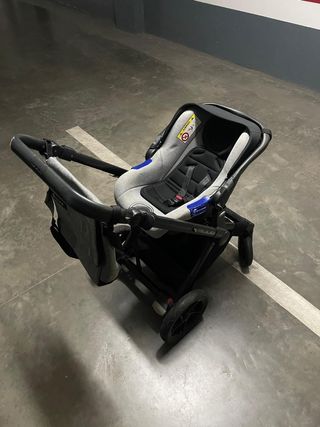 Carro de bebé con 2 
funda de capazo