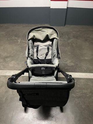 Carro de bebé con 2 
funda de capazo