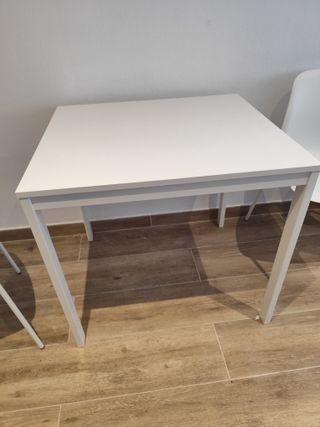 Mesa extensible IKEA Vangsta + 3 sillas