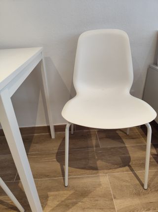 Mesa extensible IKEA Vangsta + 3 sillas