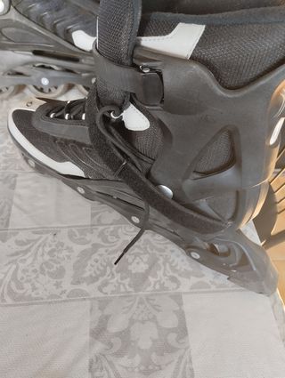 Patines en línea Rollerblade negros
Talla 43 