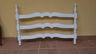 Cabecero antiguo madera haya pintado