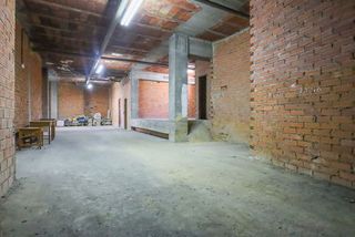 Local comercial en venta en Parque del Oeste - Olivares en Oviedo