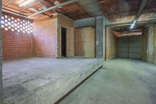 Local comercial en venta en Parque del Oeste - Olivares en Oviedo