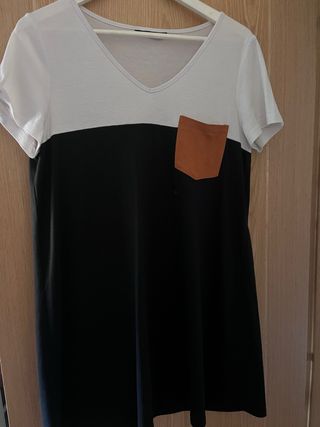Vestido corto bicolor con bolsillo