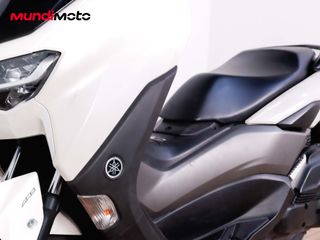 YAMAHA NMAX 