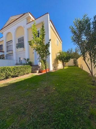 Casa pareada en alquiler en Avda. Elvas en Badajoz
