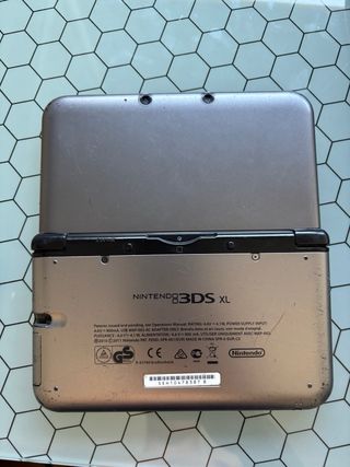 Lote Nintendo 3DS + 7 juegos (Pokémon, Zelda, Mari
